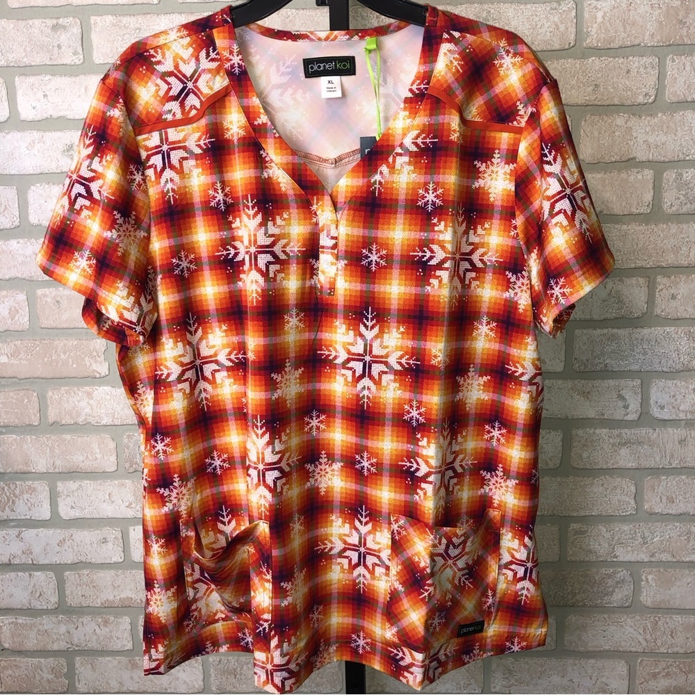 NWT Planet Koi orange plaid snowflake pattern short sleeve scrub top